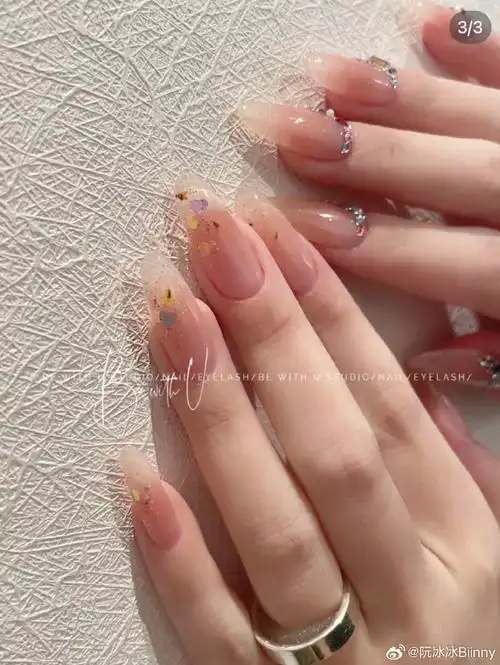 颜色都是那种很夏天很清新的感觉    #城市寻美记##夏日美甲