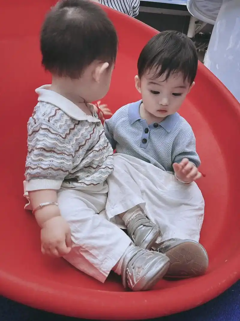 14m的双胞胎兄弟