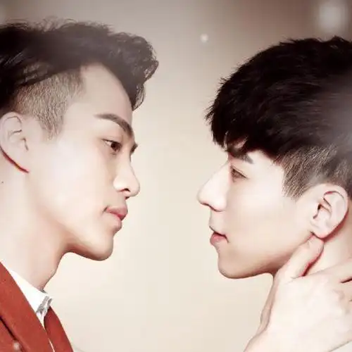 《青春最好时》王博文是同性恋吗 揭秘孟瑞王博文的恋爱关系