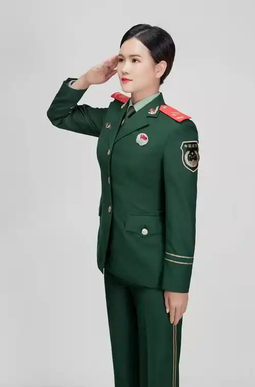 90后退役女兵,亮相全国两会!