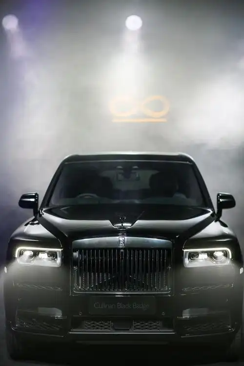 新款劳斯莱斯库里南天津港现车到店购车可分期贷款