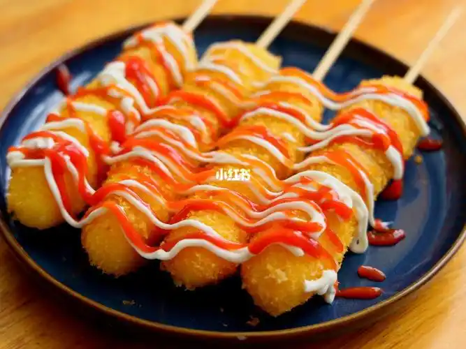 自制街边非常火的拉丝芝士棒外皮酥脆里面还可以拉丝呢