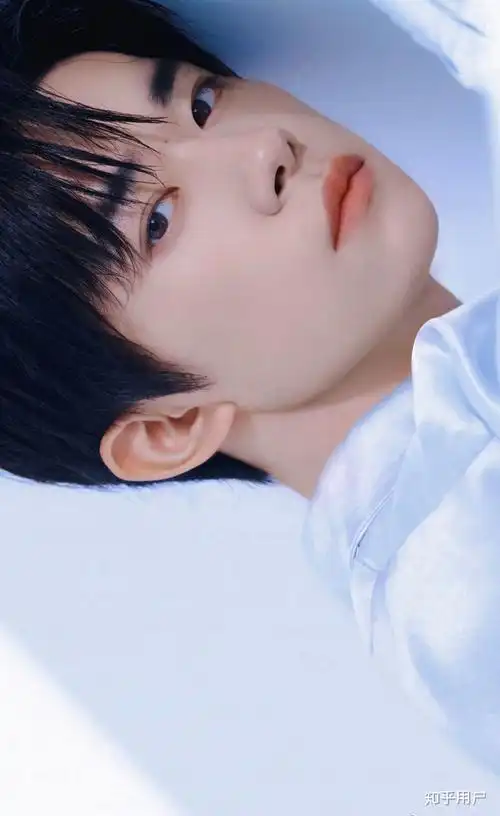 易烊千玺有哪些神图 谢谢? - 知乎