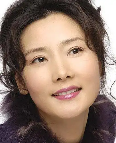 1963年4月11日出生于浙江省舟山市岱山县,中国内地影视女演员,国家一