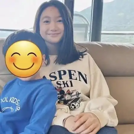 11岁的奥莉长大了,亭亭玉立,气质非常好!