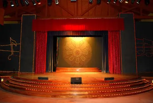 2张舞台高清图片