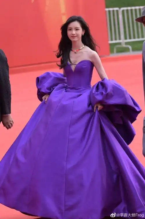 北影节红毯女星造型##北京国际电影节明星妆造