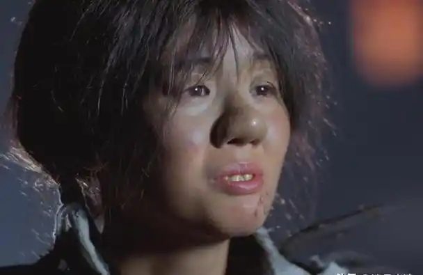 别以为脸上抹灰就是丑女了,论放得下身段,这9位才是扮丑教科书