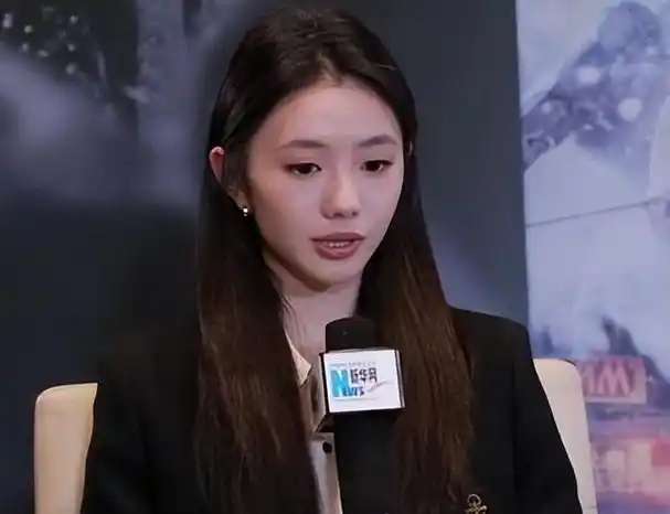 事实证明,24岁的刘浩存,早就走上"谋女郎"的另一条大路