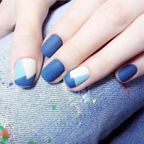 秋冬必备的高级蓝色美甲让你的指尖拥有无限温柔气质