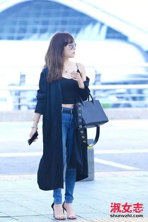 韩国女明星七月最新机场街拍