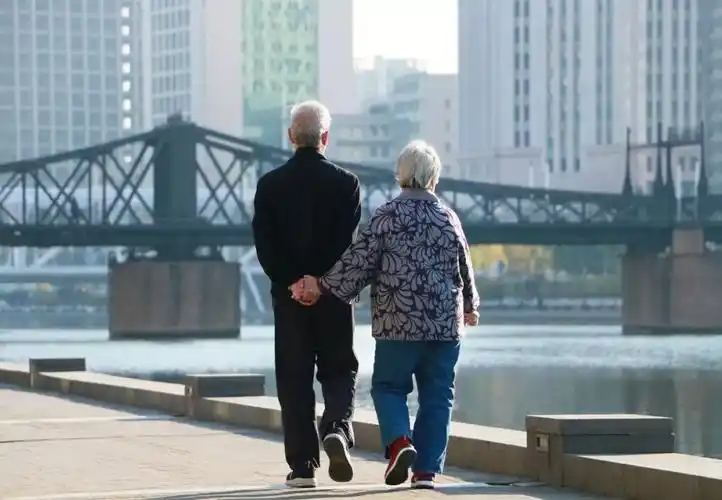 漫长旅程中,总有一种温暖在等你