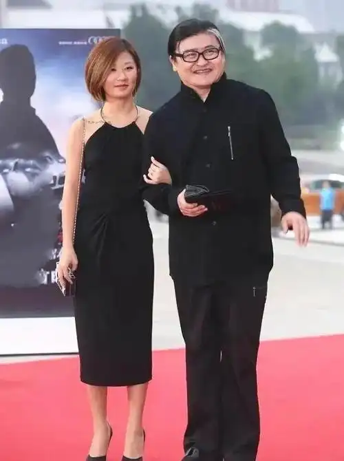 刘欢:与妻子相识9天就闪婚,却在一起35年,女儿貌美如花