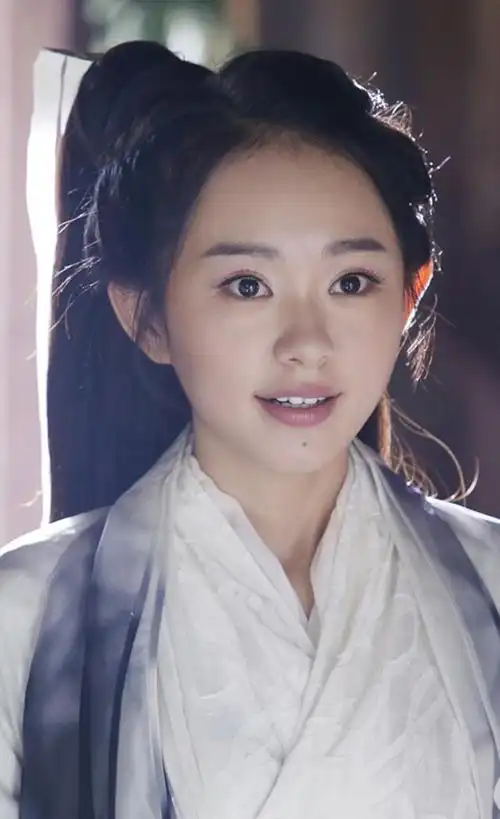 孙耀琦,女演员,主持人,模特.