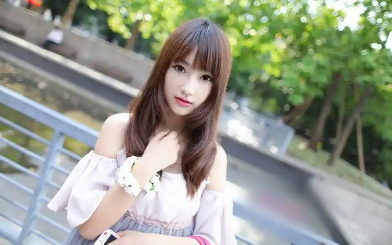 清新女孩电脑壁纸15