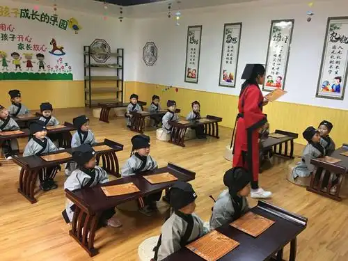 传承国学经典 弘扬礼仪文化—— 龙江国际蓝天幼儿园国学风采