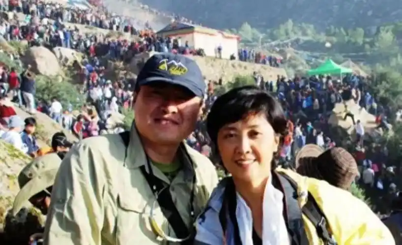 女儿国国王朱琳71岁身材苗条风韵犹存与二婚老公丁克16年