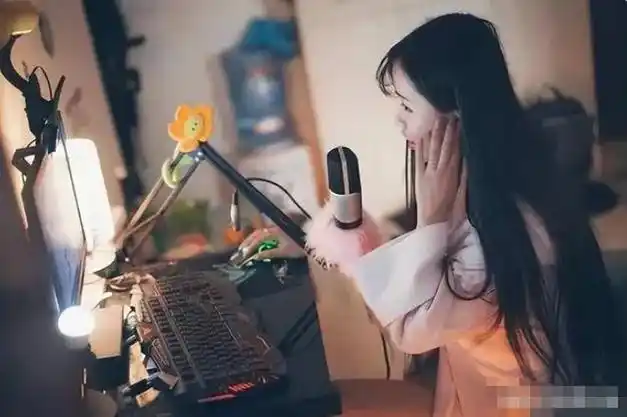 案例24岁女主播跟45岁榜一大哥初次见面就发生关系结果被坑惨