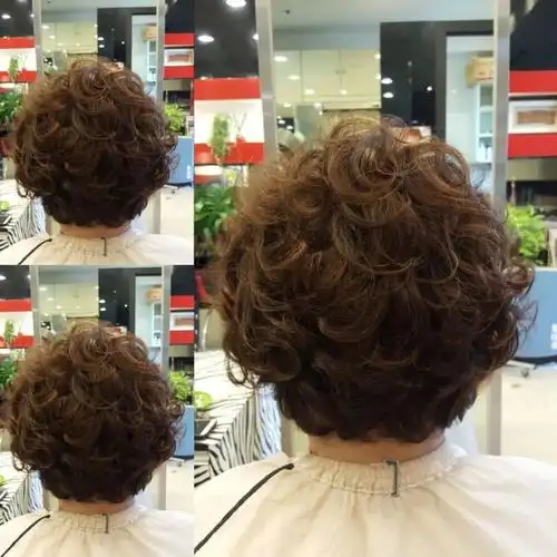 头发花白大姐做大卷,奔四奔五女性尝试个性短发,美到不敢相信|发型|斜