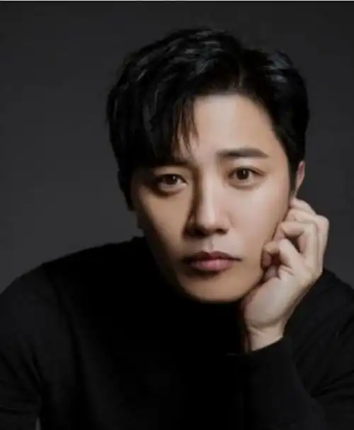 太阳的后裔男二饰演者徐大荣确认感染新冠目前已被隔离