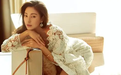 百变女神张雨绮性感写真