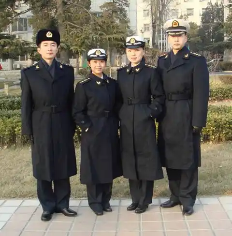 因为海军是全球航行,所以国际海军军服