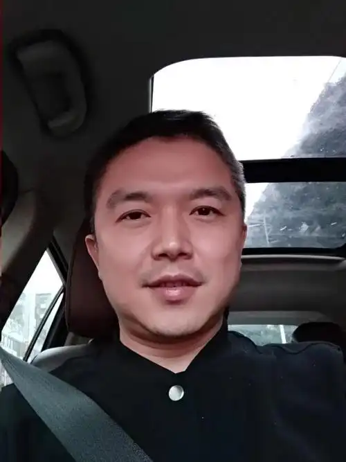 烟草局的大帅哥