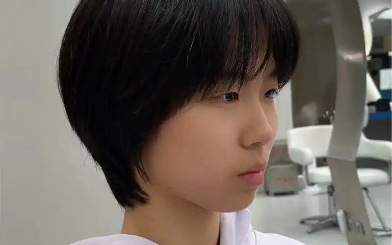 狼尾发型非常适合学生党