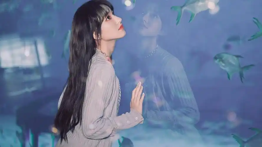 程潇水族馆甜美气质迷人写真