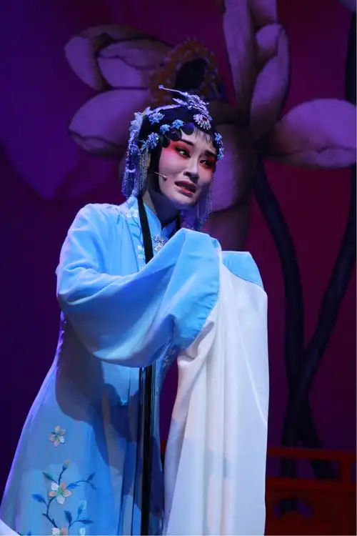 7月23日杭州剧院《碧玉簪》浙江小百花越剧团