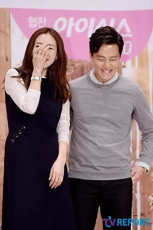 崔智友和李瑞镇被李顺载祝福