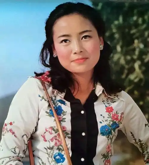 演员张瑜曾红过刘晓庆巅峰时出国留学66岁无儿无女