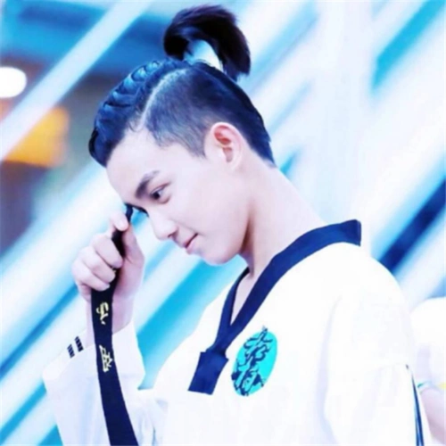 男星扎马尾黄子韬邪魅蔡徐坤撕漫男看到王一博非主流