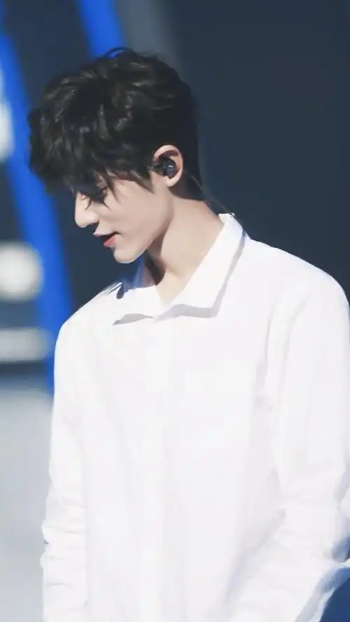 肖战深v白衬衫##肖战