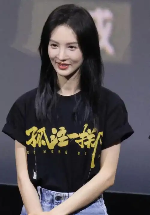 金晨无修生图引热议网友注意力全在她的鼻子上