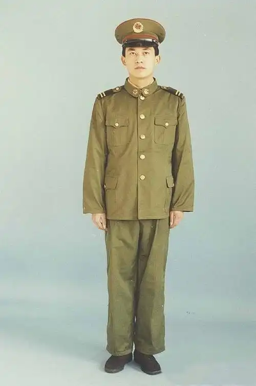 href="#" data-lemmaid="458031">中国人民解放军 /a>1987式军服是