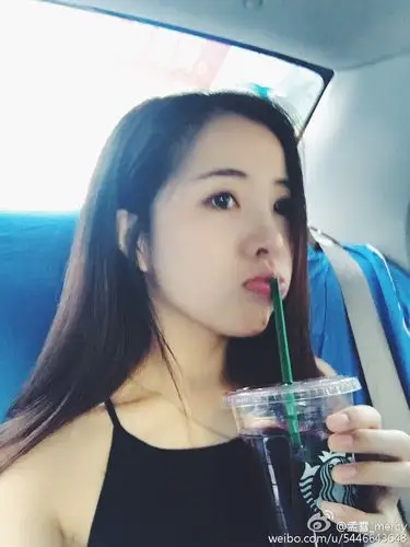 厦门大学清纯校花孟雪生活照曝光!