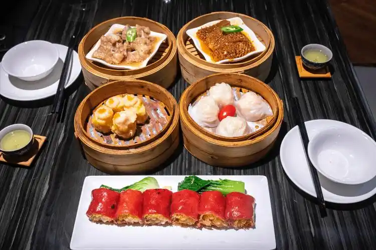 喝粤式早茶手敲桌面3下啥意思