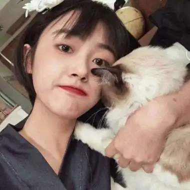 超级可爱又很俏皮短发女生头像超级好看很有气质的美女头像