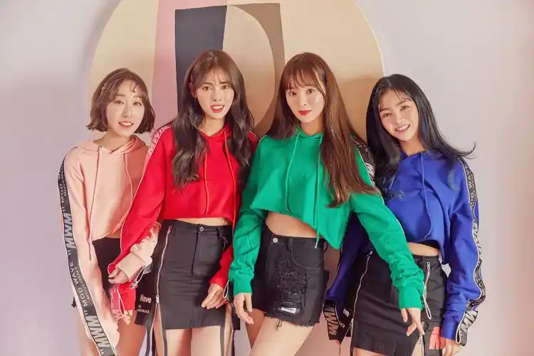 东方少女组合曝光樱花季写真优雅浪漫心动感十足