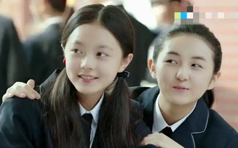 谁能想到这两个00后小姐妹,如今成了血洗b站的实力小花,张子枫&赵今麦