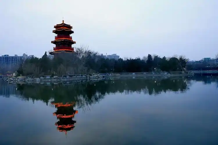 流光溢彩西花园