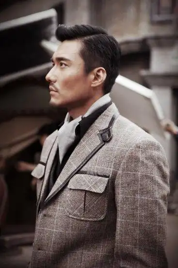 胡兵《江湖儿女》剧照 胡兵回归国内后主演的首部年代大戏《江湖儿女