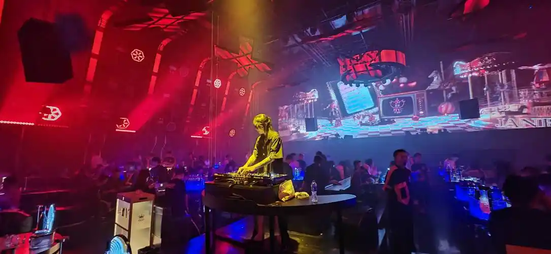 光抓手指就给你玩出200种方法,一个月不去酒吧抓手指,你都不会玩