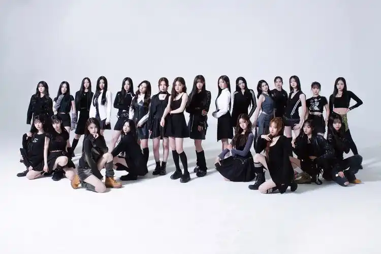 是由韩国modhaus娱乐公司于2022年推出的超大型24人女子音乐组合