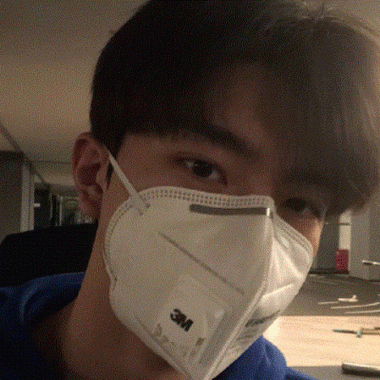 带口罩男生头像