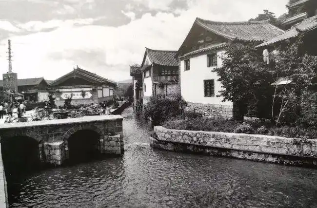 珍贵的老照片那些代表着丽江的标志性建筑今昔对比