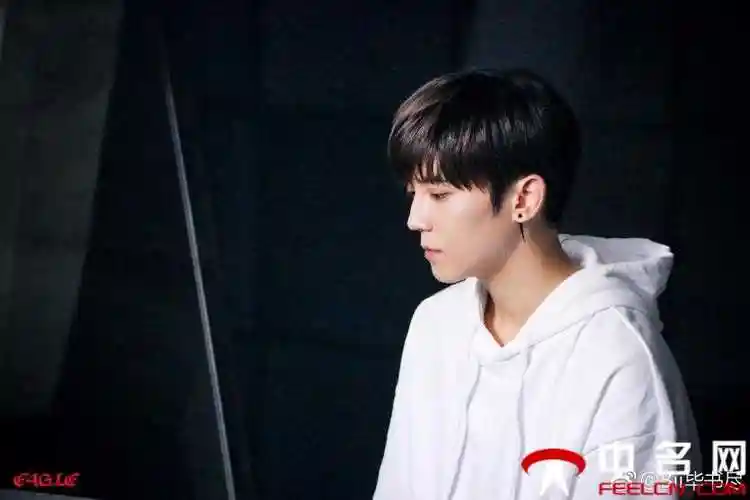 毕书尽一直被称为台湾鹿晗,因为和鹿晗相似的面孔,毕书尽受到了不小的