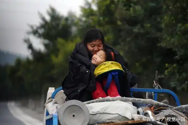 母爱有多伟大?5张图诠释什么是为母则刚,看完泪奔了!