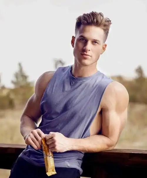 小鲜肉肌肉男模nicksandell壮硕身材肌理分明男人味十足